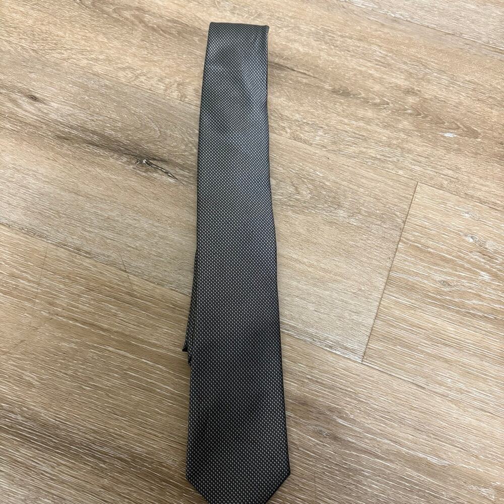 Michael Kors Men’s Black Slim 100% Silk Necktie Textured Micro Dot – One Size